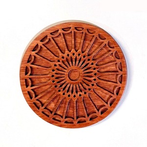 Juego de posavasos de diseño vintage para protección de mesas y decoración clásica del hogar, aptos para bebidas frías y calientes. - Product Image 1