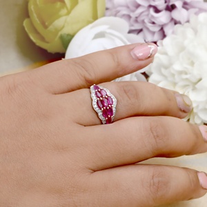 Anillo de Lujo de Oro Amarillo de 14K con Zafiro Marquesa y Diamantes Engastados, para Compromiso o Aniversario, Joyería Fina al por Mayor - Product Image 6