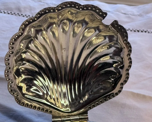 Artesanía india: Plato con forma de concha con bisagras y acabado plateado, con inserto de vidrio, para caviar y mantequilla, vajilla para hoteles, venta al por mayor - Product Image 2