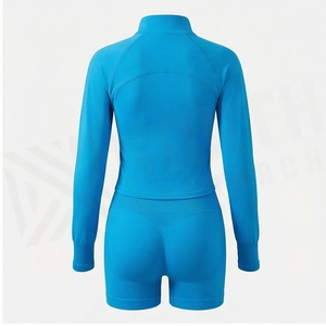 Ensemble de yoga 2 pièces North Approach : Haut court zippé et short taille haute, bleu uni, anti-transpiration et respirant, vêtements de sport pour femme - Product Image 3