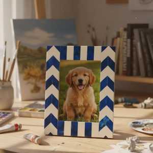Cadre photo de luxe fait main en résine et os incrustés – Support photo moderne en mosaïque sur mesure pour une décoration intérieure haut de gamme - Product Image 3