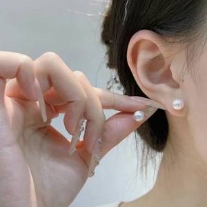 Pendientes de Perlas Redondas de Agua Dulce Naturales de 8-9 mm, Plata de Ley S925, Diseño Simple, Casi Impecables - Product Image 4