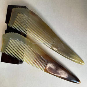 Peine de cuerno natural hecho a mano personalizado de alta calidad para peinar el cabello hecho de cuerno de búfalo real de la India - Product Image 6