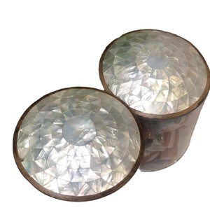 Elegante Contenedor de Regalo para Ramadán, Caja de Acrílico Opulenta para Chocolates con Tapa de Concha de Perla Iridiscente, Estilo Árabe - Product Image 4