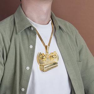 Collier pendentif hip-hop diamanté très demandé pour hommes, style urbain et idéal pour offrir, disponible à bon prix - Product Image 1