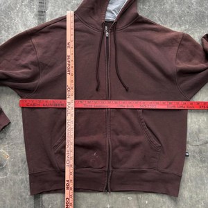 Sweat-shirt à capuche vintage rétro marron chocolat – Style streetwear déchiré avec fermeture éclair intégrale, design personnalisé unisexe - Product Image 6