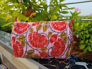 Grande trousse de maquillage matelassée faite à la main, pochettes cosmétiques à fermeture éclair, sacs de rangement pour maquillage écologiques, sacs de voyage imperméables, petits sacs - Product Image 4