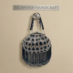 Sac de soirée perlé traditionnel, style vintage, avec fermoir et pompons pour femme, doublure en tissu de qualité supérieure et fermoir métallique durable - Product Image 2