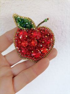 Broche Elegante Hecho a Mano con Cuentas para Bufandas, Sombreros y Bolsos, Broche Bordado de Primera Calidad - Product Image 2