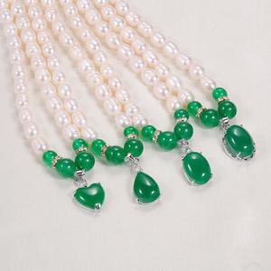 Collar de Perlas de Agua Dulce de 8mm con Colgante de Resina en Forma de Metro, Venta Directa de Fábrica, Regalo del Día de la Madre para Mamá - Product Image 3