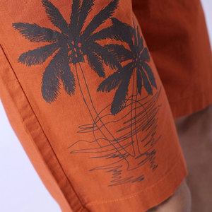 Shorts de Algodón Color Naranja para Hombre con Estampado de Palmeras, Cintura con Cordón Ajustable, Estilo Casual, Tipo Bermuda - Product Image 5