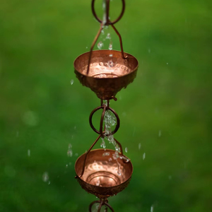 Cadena de lluvia metálica colgante para exteriores, alternativa elegante y decorativa para canaletas de techo, patio y jardín. - Product Image 1