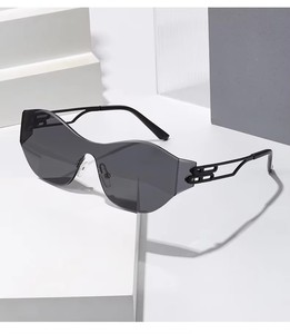 Lunettes de soleil tendance tout-en-un pour femmes ou hommes, montures de lunettes de soleil, lunettes de luxe, nouvelle collection, lunettes de vue - Product Image 3