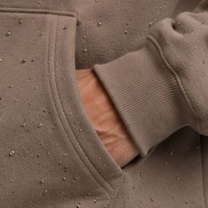 Sweat à capuche oversize en polaire taupe pour homme, design de logo en strass de luxe, pull épais, streetwear, sweat à capuche personnalisé - Product Image 5
