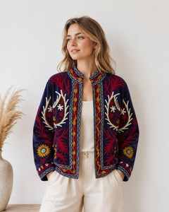 Trajes de Mujer para Ocasiones Especiales, Motivos Florales y Botánicos Intrincados, Chaqueta con Bordado Meticuloso, Ropa de Festival, Abrigo de Invierno para Mujer - Product Image 1