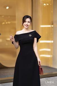 Vestido Esther con hombros descubiertos en corte A en color negro |   Estilo elegante y femenino |   Diseño con hombros descubiertos |   Moda moderna para mujeres - Product Image 4