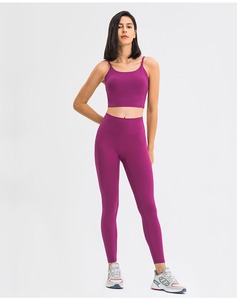 Soutien-gorge de sport blanc à maintien élevé, rembourré, grande taille, idéal pour l'entraînement et les activités sportives à fort impact, pour femmes à forte poitrine - Product Image 1