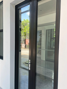 Ventanas y Puertas Francesas con Aislamiento Térmico y Acústico, de Aluminio con Rotura de Puente Térmico y Vidrio Low-E, para Uso en Villas, Hoteles y Entradas Modernas - Product Image 4