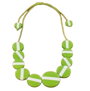 สร้อยคอเรซิ่นทรงเรขาคณิตสไตล์วินเทจสมัยใหม่สำหรับทุกเพศ เครื่องประดับแฟชั่นทันสมัยสำหรับสวมใส่ในชีวิตประจำวันและงานปาร์ตี้ - Product Image 1