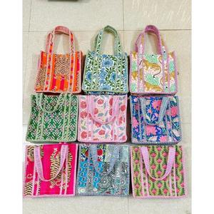 Bolso Tote Bohemio para Uso Diario, Cierre Abierto, Acolchado, de Algodón con Estampado Floral, Hecho a Mano, para Compras, Viajes y Trabajo - Product Image 5