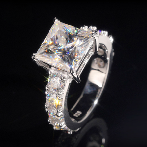 Bague unisexe pour enfant en argent sterling 925 plaqué or, rhodium et platine, sertie d'une moissanite taille princesse, style hip-hop - Product Image 4