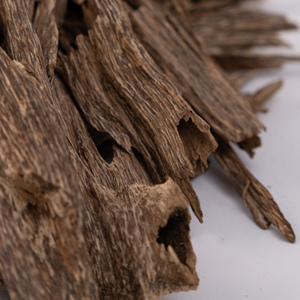 Madera de Oud para Uso con Carbón - Product Image 4