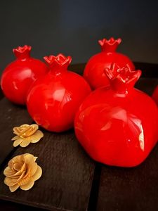 Vase à fleurs en forme de grenade rouge, céramique émaillée brillante, style Art déco, cuite à haute température, ensemble de 4 décorations de table en forme de fruit pour la maison - Product Image 4
