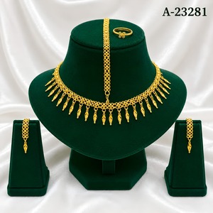 Conjunto de Collar y Pendientes Clásicos de Aleación de Zinc Chapados en Oro de 24K, Forma de Flor, Joyería de Boda para Mujer A-23163 - Product Image 5