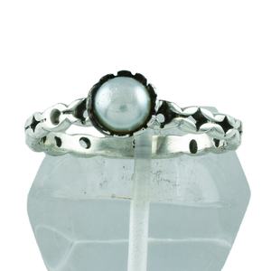 แหวนเงินแท้ 925 ประดับมุกขาวทรงกลม ดีไซน์คลาสสิก สำหรับทุกเพศ ผลิตในอินเดีย - Product Image 1