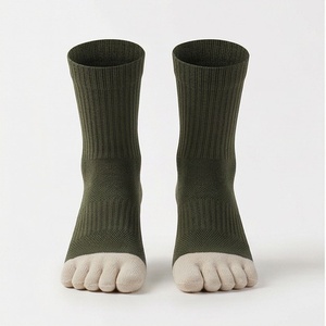 Chaussettes pour hommes, couleur unie, tricotées, respirantes, 5 doigts, coton, élasthanne, pour un usage quotidien au printemps - Product Image 1