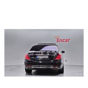 Mercedes-Benz Clase S Maybach S560 4MATIC Modelo Abril 2018 con 61,907 km, Caja de Cambios Automática, Volante a la Izquierda, Cámara Trasera - Product Image 4