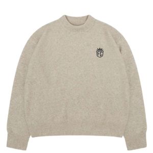 Pull en tricot beige premium pour homme et femme, confortable et élégant, vêtement décontracté, col rond côtelé, parfait - Product Image 1