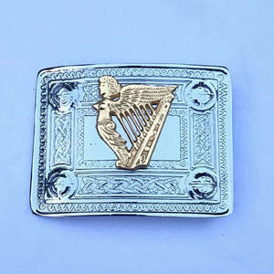 Hebilla de cinturón premium para kilt escocés, diseño celta plateado con insignia de arpa irlandesa dorada, suministros de fábrica - Product Image 1