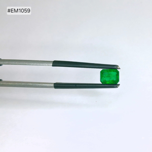 Tono verde oscuro, esmeralda zambiana 100% natural, forma octogonal, 0,88 quilates, piedra preciosa suelta auténtica para pendientes o collar, joyería - Product Image 1