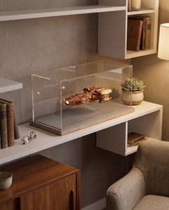 Exhibidor de Esquina Acrílico Personalizado Modelo AC, Superficie Cromada, Estante de Plástico, Fácil Montaje - Protege sus Artículos - Product Image 6