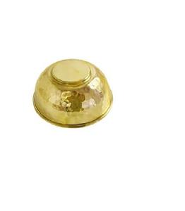 Bol de service décoratif traditionnel en laiton, parfait pour la cuisine et la table à manger, idéal pour servir des collations, des fruits et des desserts - Product Image 1