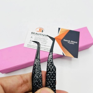 Pince à épiler à extension de cils à paillettes argentée noire avec logo personnalisé Pince à épiler personnalisée à pointe noire et poignée en diamant en acier inoxydable - Product Image 4