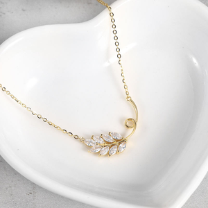 Collar de Oro Amarillo de 14K/18K con Colgante de Hoja de Plata de Ley 925 y Diamante Cultivado en Laboratorio, Diseño Elegante para Mujer - Product Image 2