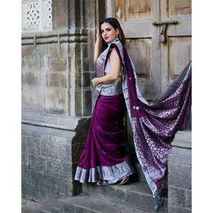 Sari en soie douce Banarasi de créateur avec blouse non cousue en vin - Product Image 1