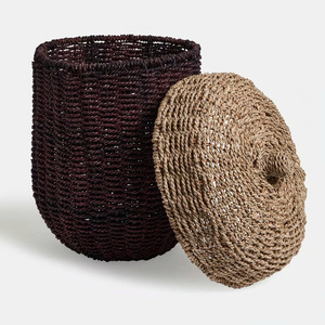 Ensemble de paniers de rangement contemporains ronds en jonc de mer, avec couvercle en forme de gland, faits à la main, pour articles divers et organisation de chambre d'enfant - Product Image 2
