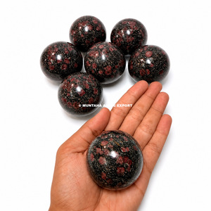 Esfera de Cristal de Alta Calidad de Ágata Muntaha Hecha a Mano con Granate de Feng Shui en Astrophyllite, Coleccionable Artístico para el Hogar - Product Image 3