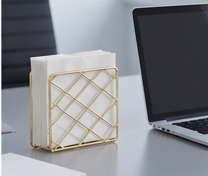 Porta Servilletas de Metal Dorado con Diseño Geométrico, Perfecto para Uso en la Cocina del Hogar y Decoración Elegante de la Mesa - Product Image 1