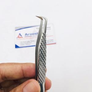 Pince à épiler professionnelle d'extension de cils en diamant massif avec logo personnalisé pointe en fibre durable en acier inoxydable de haute qualité - Product Image 1