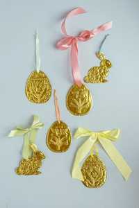 Features an elegant handcrafted finish with intricate detailing, making each ornament a unique decorative piece. - Product Image 4
