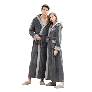 Albornoz con Capucha de Franela para Parejas Wildness, Bata Gruesa y Cálida de Forro Polar Coral para Hombre y Mujer - Product Image 4