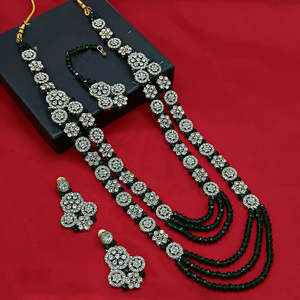 Ensemble de collier long en or plaqué or avec pierres autrichiennes et perles, collection de bijoux de mode exquis pour les occasions festives - Product Image 1