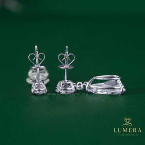 Pendientes de diamantes cultivados en laboratorio, ovalados y en forma de pera, certificados por IGI, con un diamante redondo central minimalista y diamantes en forma de pera. - Product Image 5
