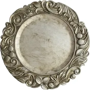 Plato de Metal Redondo con Grabado Floral, Diseño Victoriano Hecho a Mano y Ecológico para Decoración de Mesa de Boda - Product Image 1