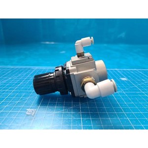 Régulateur de pression pneumatique AR25-03H d'origine japonaise, utilisé comme tel quel, pièces d'équipement semi-conducteur d'occasion - Product Image 5