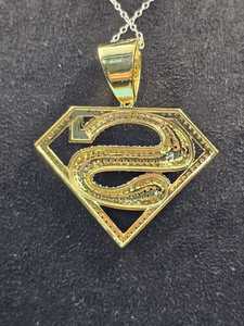 Colgante con el Logotipo de Superman, Chapado en Oro de 18K sobre Plata 925, con Incrustaciones de Moissanita, Forma de Escudo, Joyería Hip Hop Unisex - Product Image 2